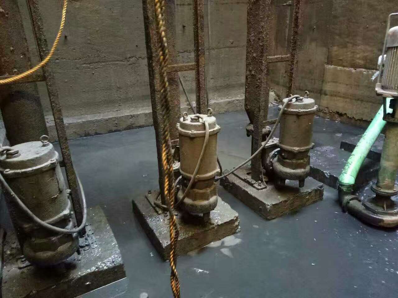 隆安污水池清理